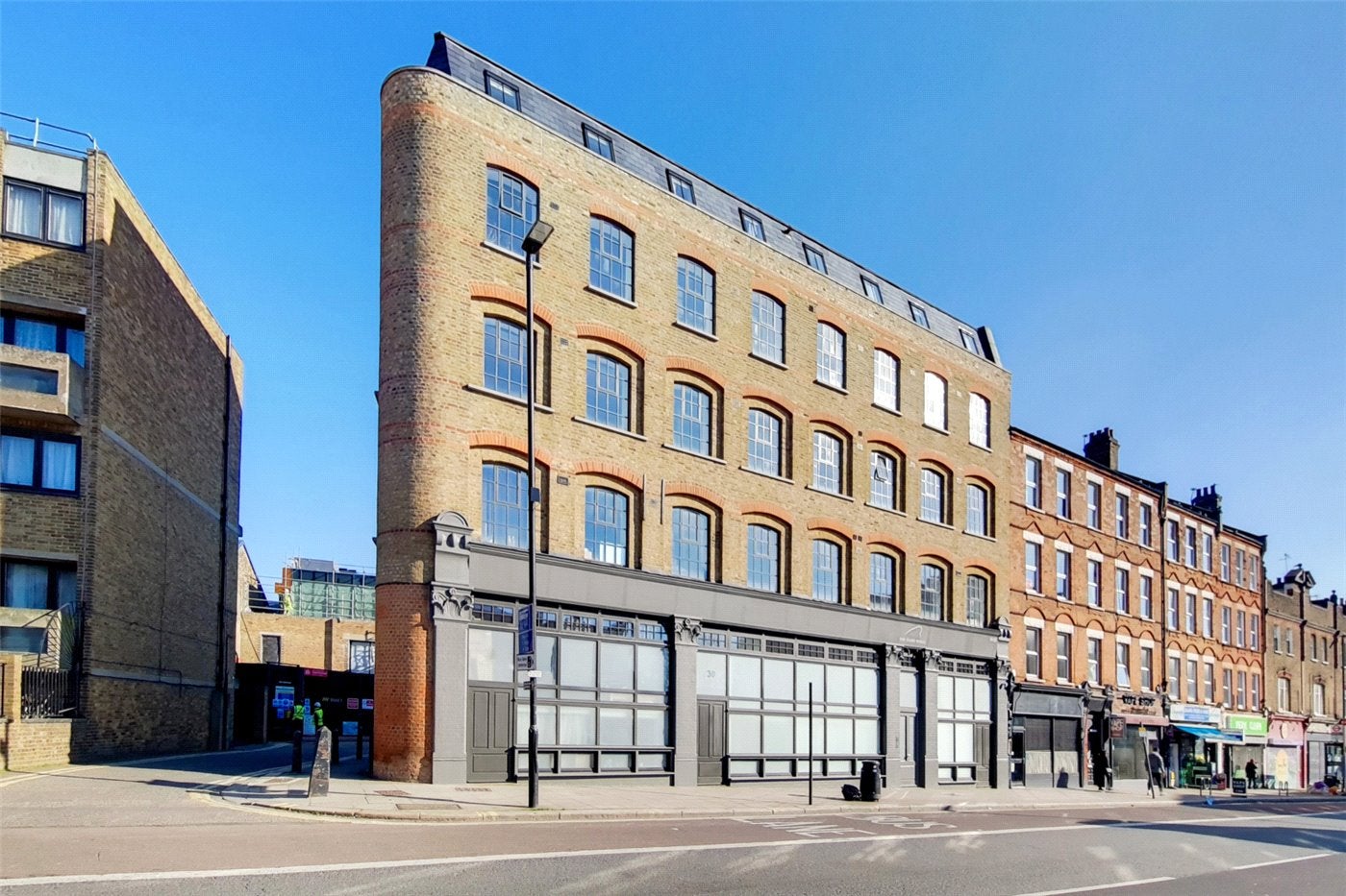 Flat Fortess Road in Greater London