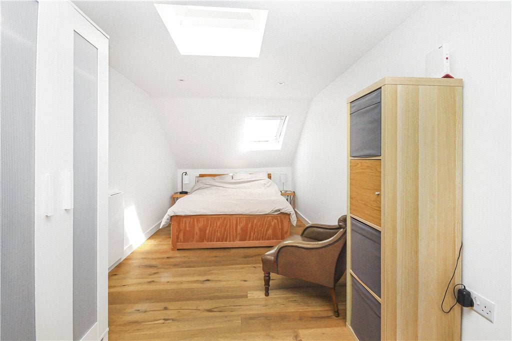 Room Wavertree Road in Greater London
