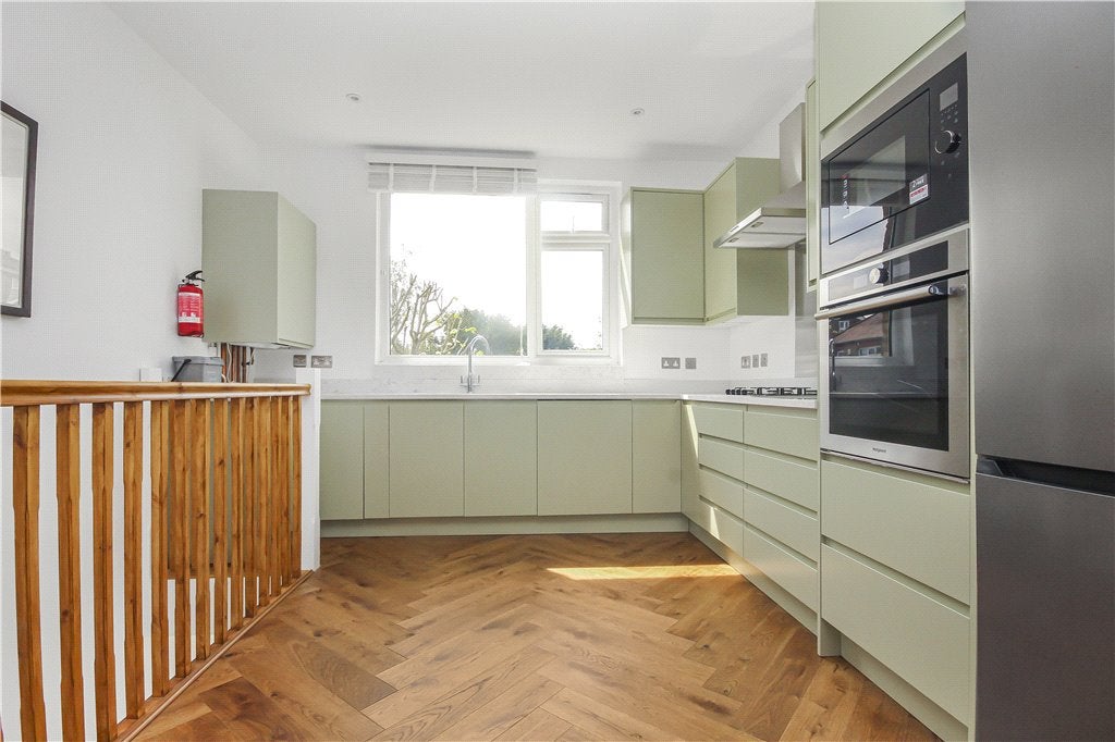 Room Wavertree Road in Greater London