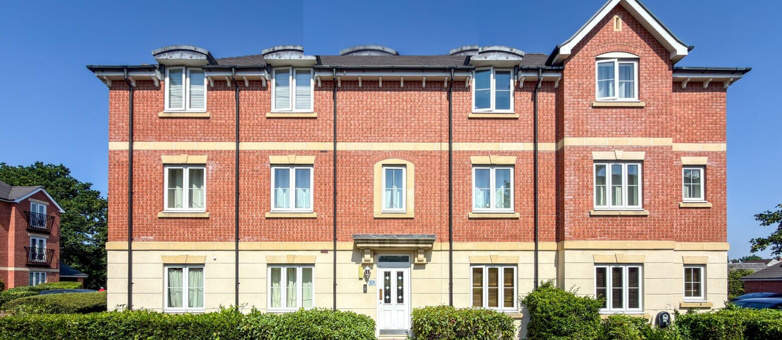 Flat Collingtree Court in Metropolitan Borough of Solihull