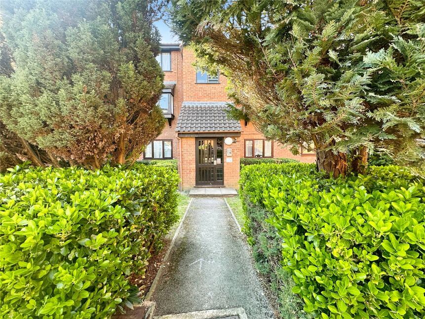 Flat King George's Avenue in Watford