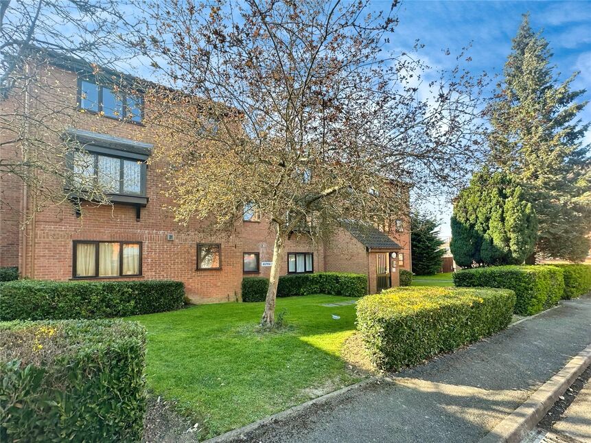 Flat King George's Avenue in Watford