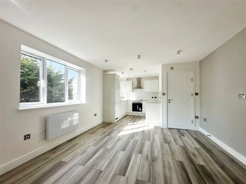 Flat King George's Avenue in Watford