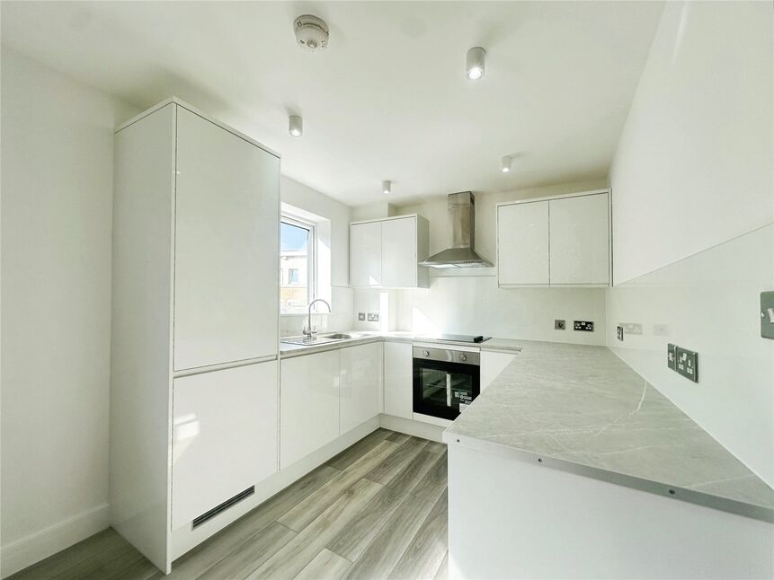 Flat King George's Avenue in Watford