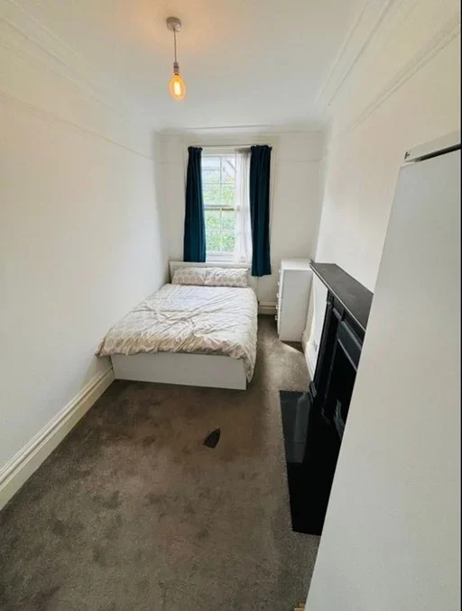 Room Lewisham High Street in Greater London