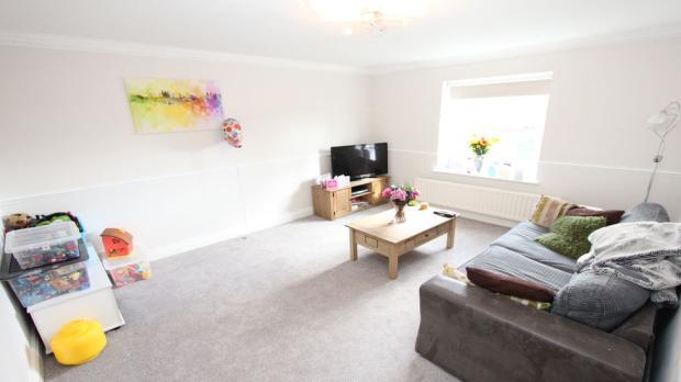 Flat Crossways in Beaconsfield