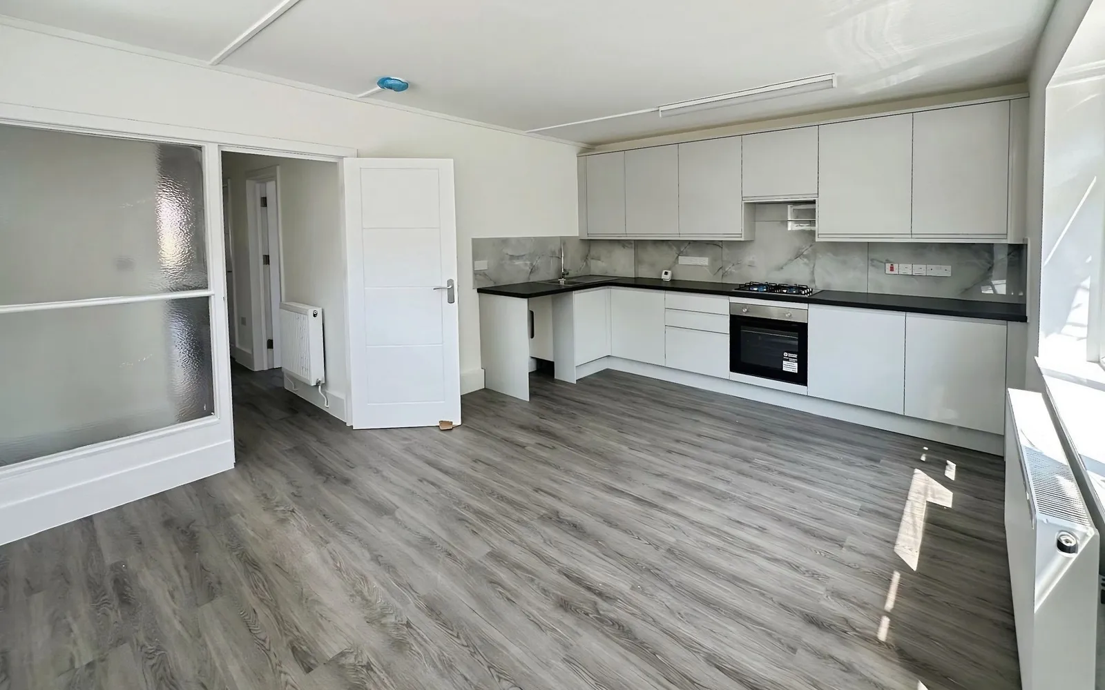 Flat Eton Avenue in Greater London