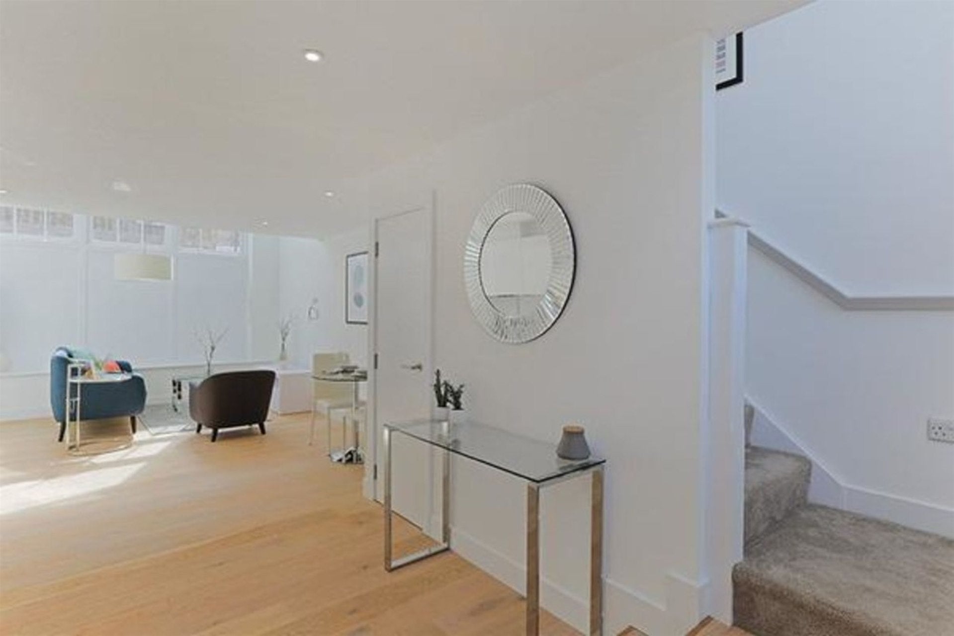 Flat Dod Street in Greater London
