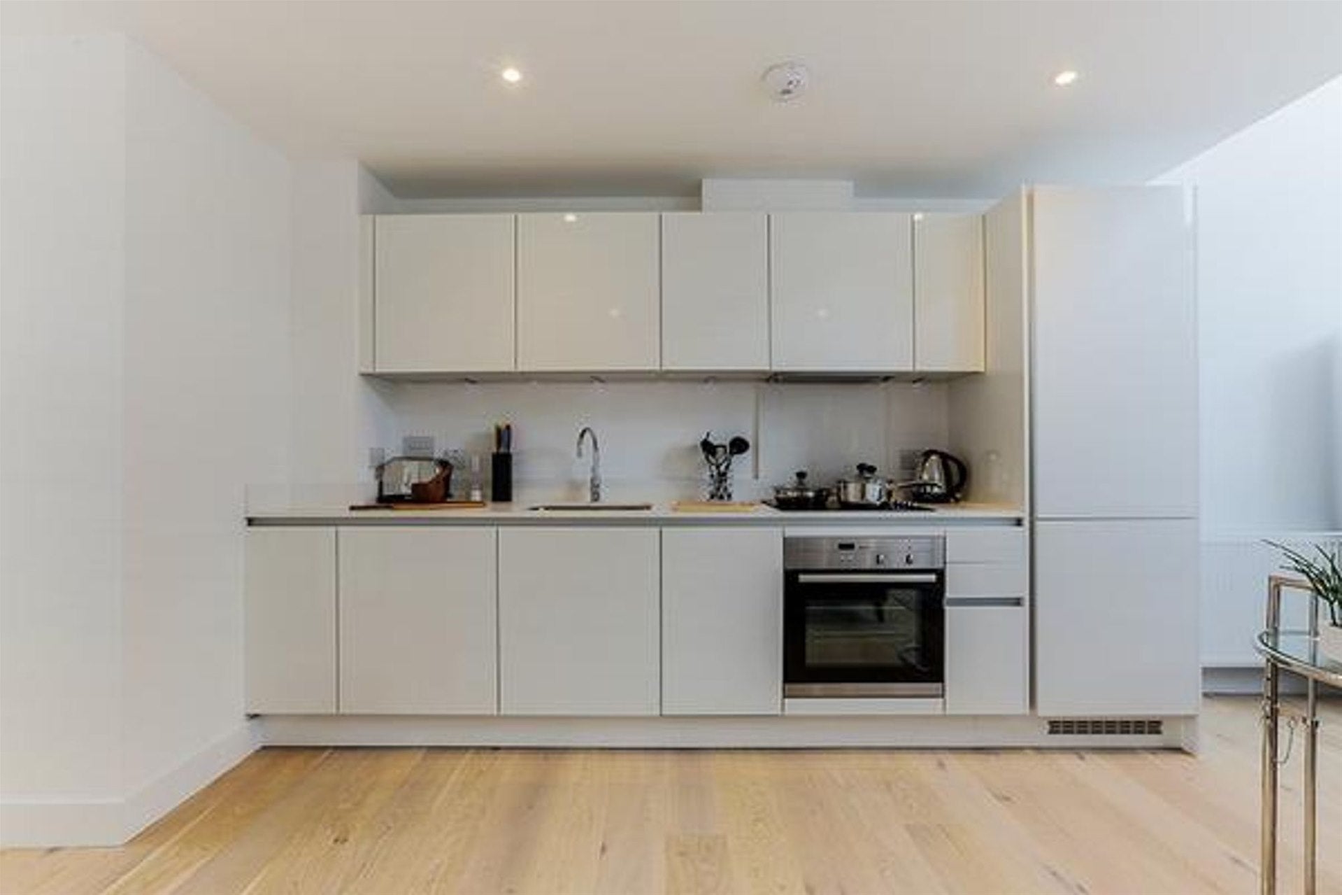 Flat Dod Street in Greater London