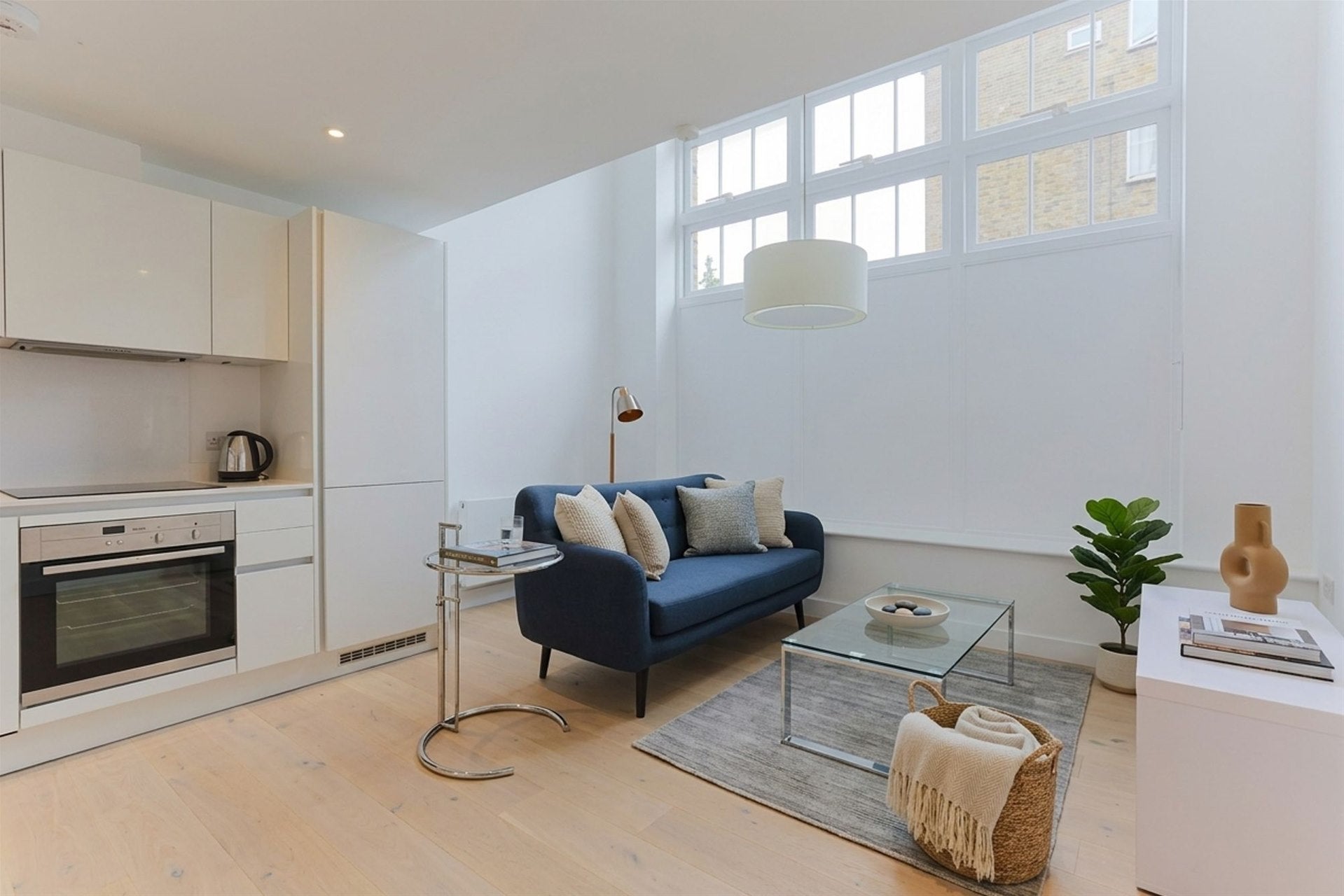 Flat Dod Street in Greater London
