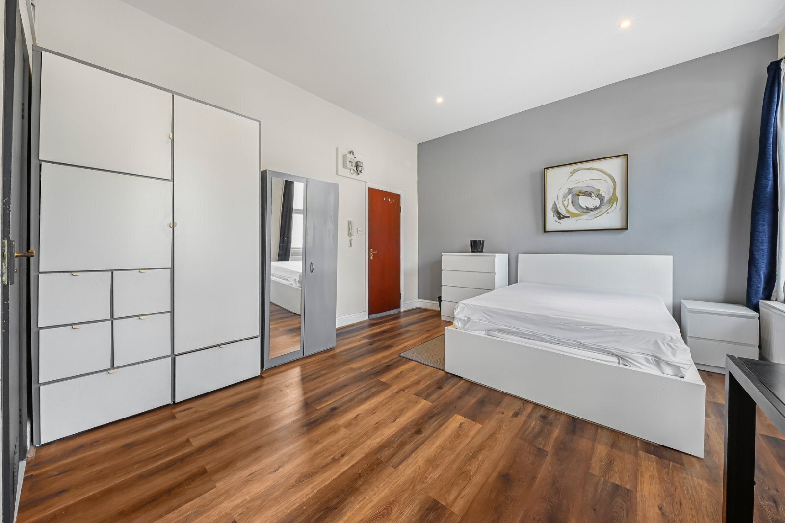 Flat Fairbridge Road in Greater London