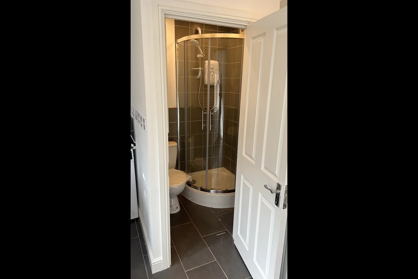Room Conway Grove in Greater London