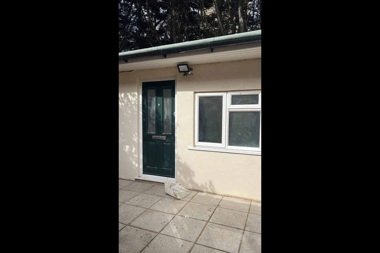Room Conway Grove in Greater London
