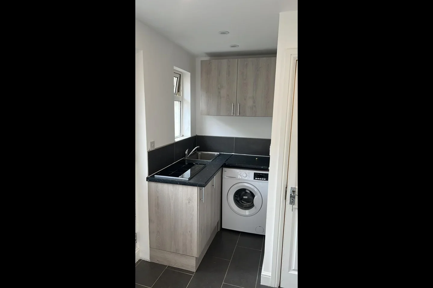 Room Conway Grove in Greater London