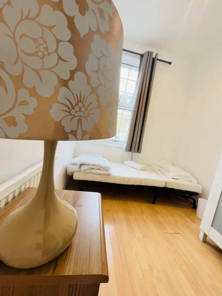 Room Heathwood Gardens in Greater London