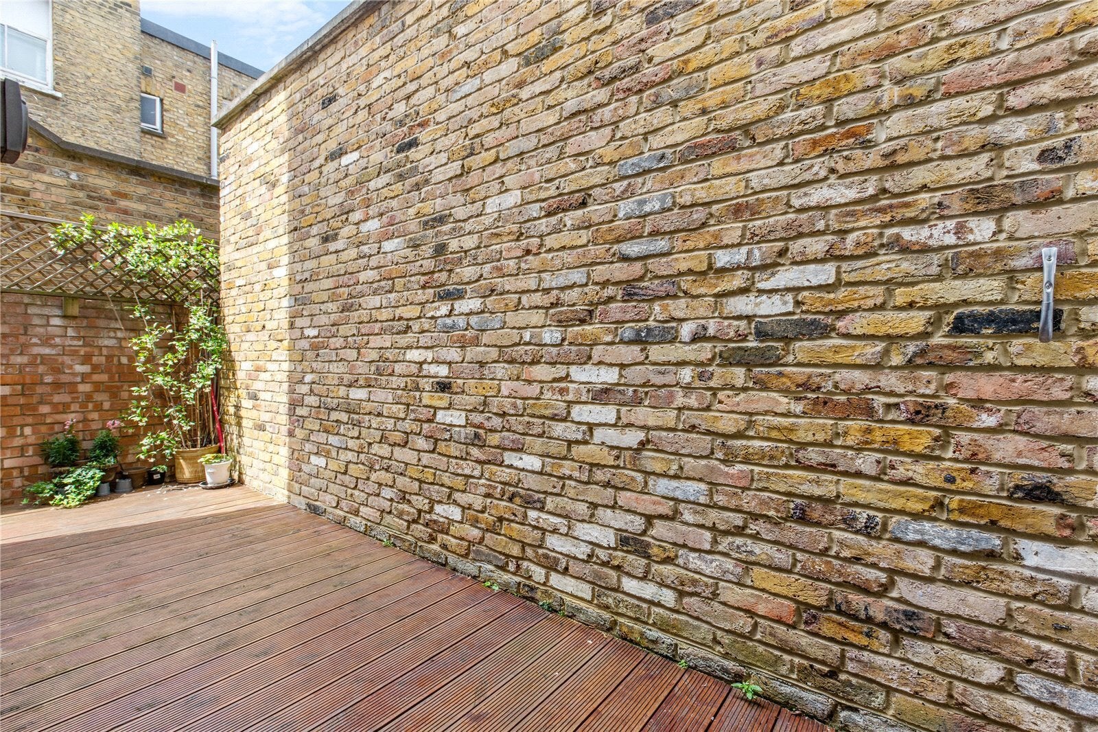 Flat Devonshire Road in Greater London
