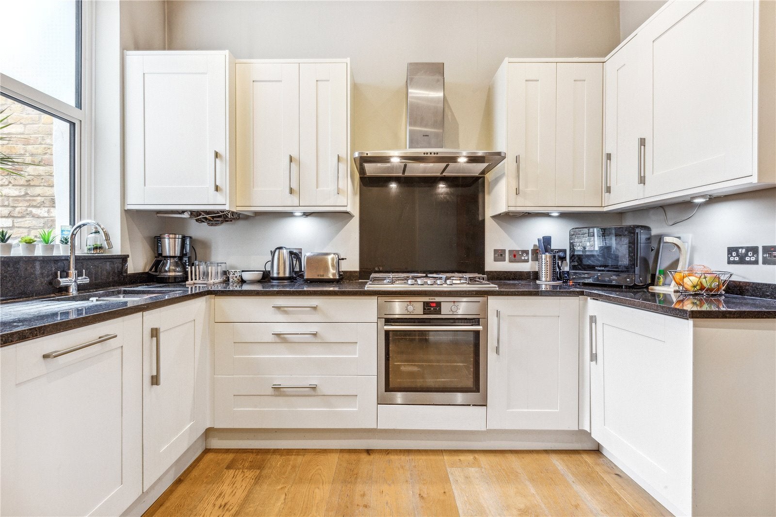 Flat Devonshire Road in Greater London