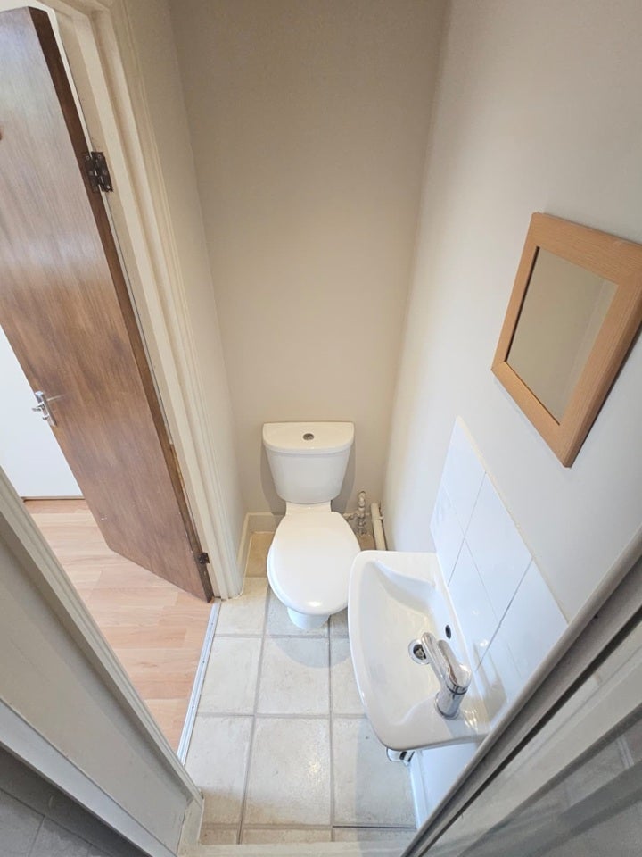 Flat Alexander Road in Greater London