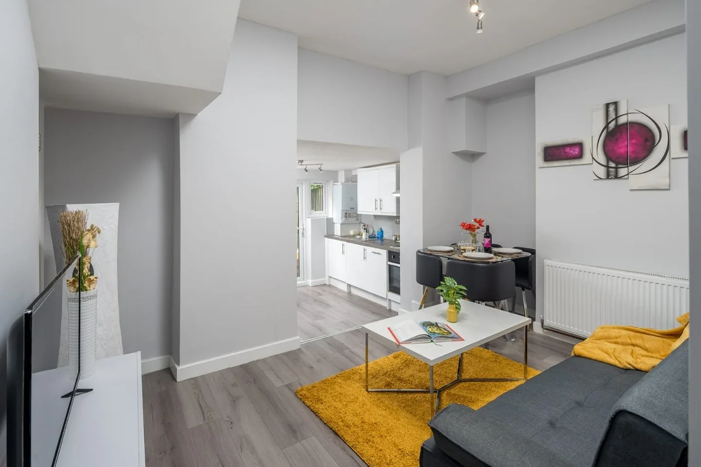 Flat Caedmon Road in Greater London