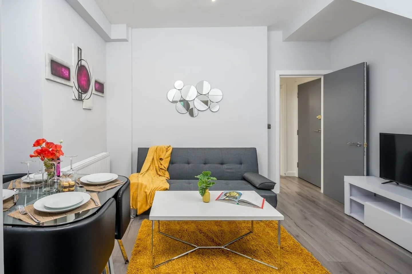 Flat Caedmon Road in Greater London