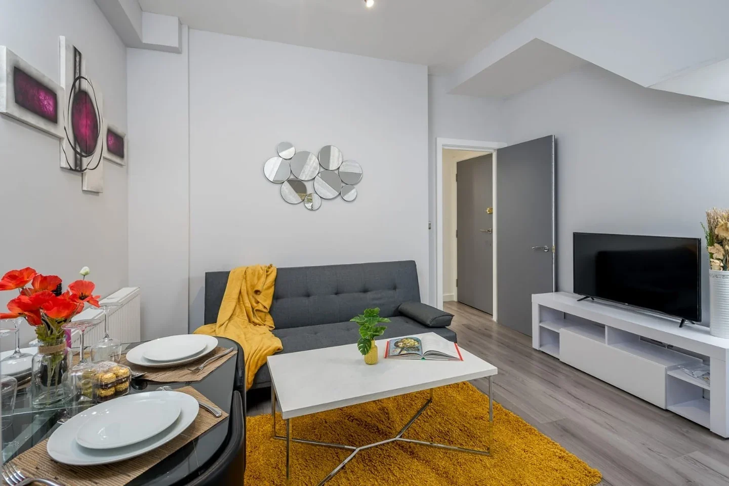 Flat Caedmon Road in Greater London