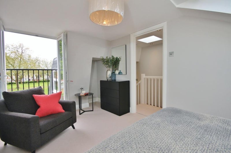 Flat Standen Road in Greater London