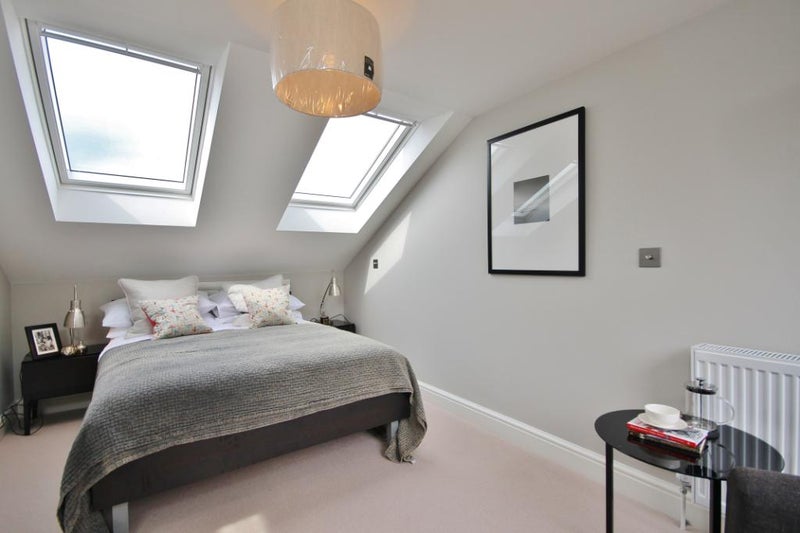 Flat Standen Road in Greater London