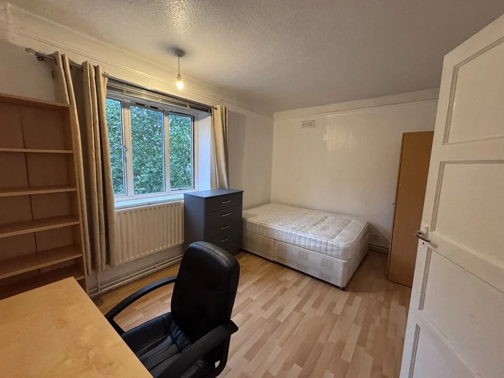 Flat Ewhurst Close in Greater London