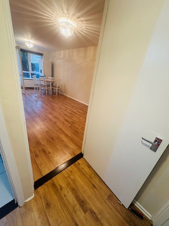 Flat Westbeech Road in Greater London