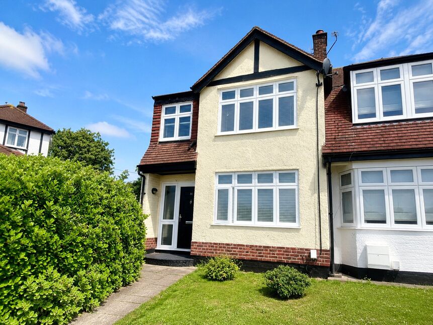 House Hillcrest Road in Greater London