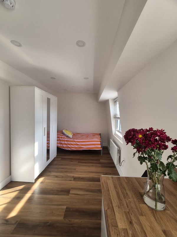 Flat Langford Mews in Greater London
