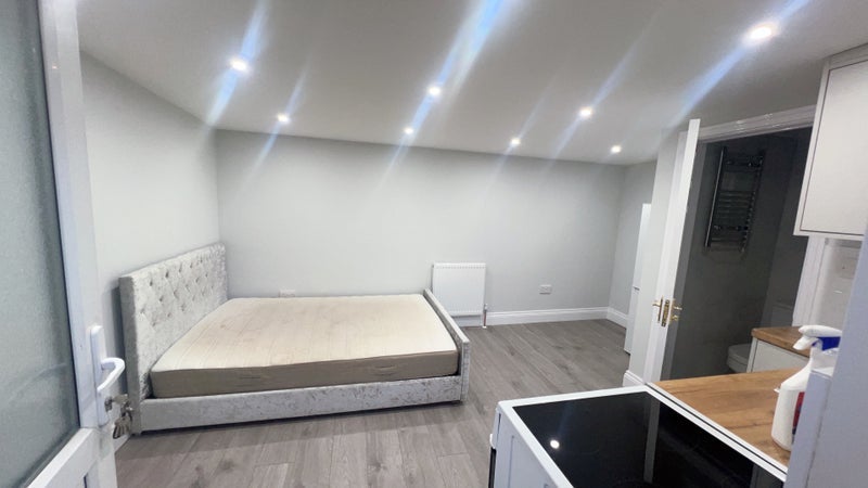 Flat Torridge Road in Slough