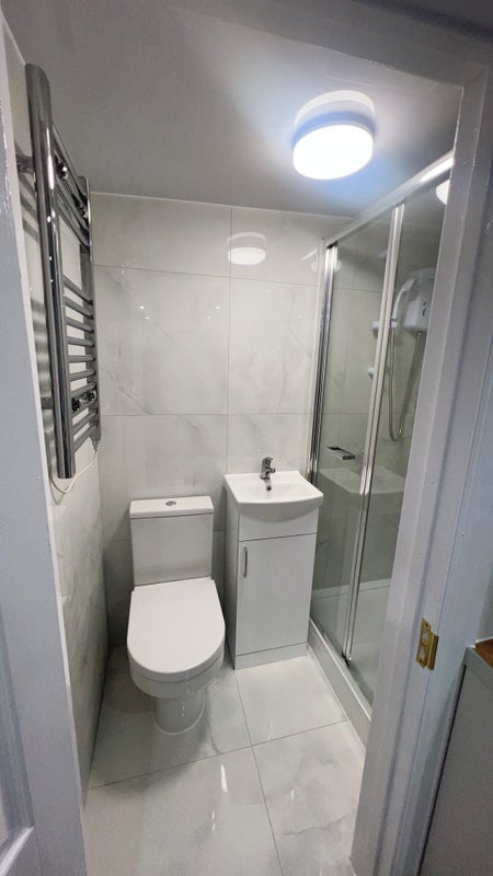 Flat Torridge Road in Slough