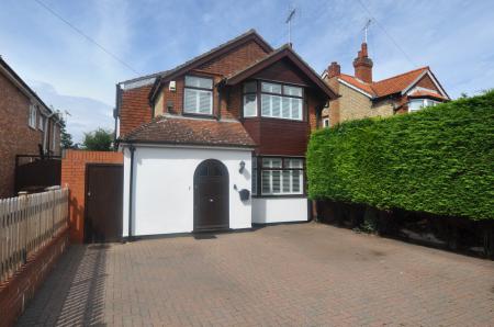 House Pirton Road in North Hertfordshire