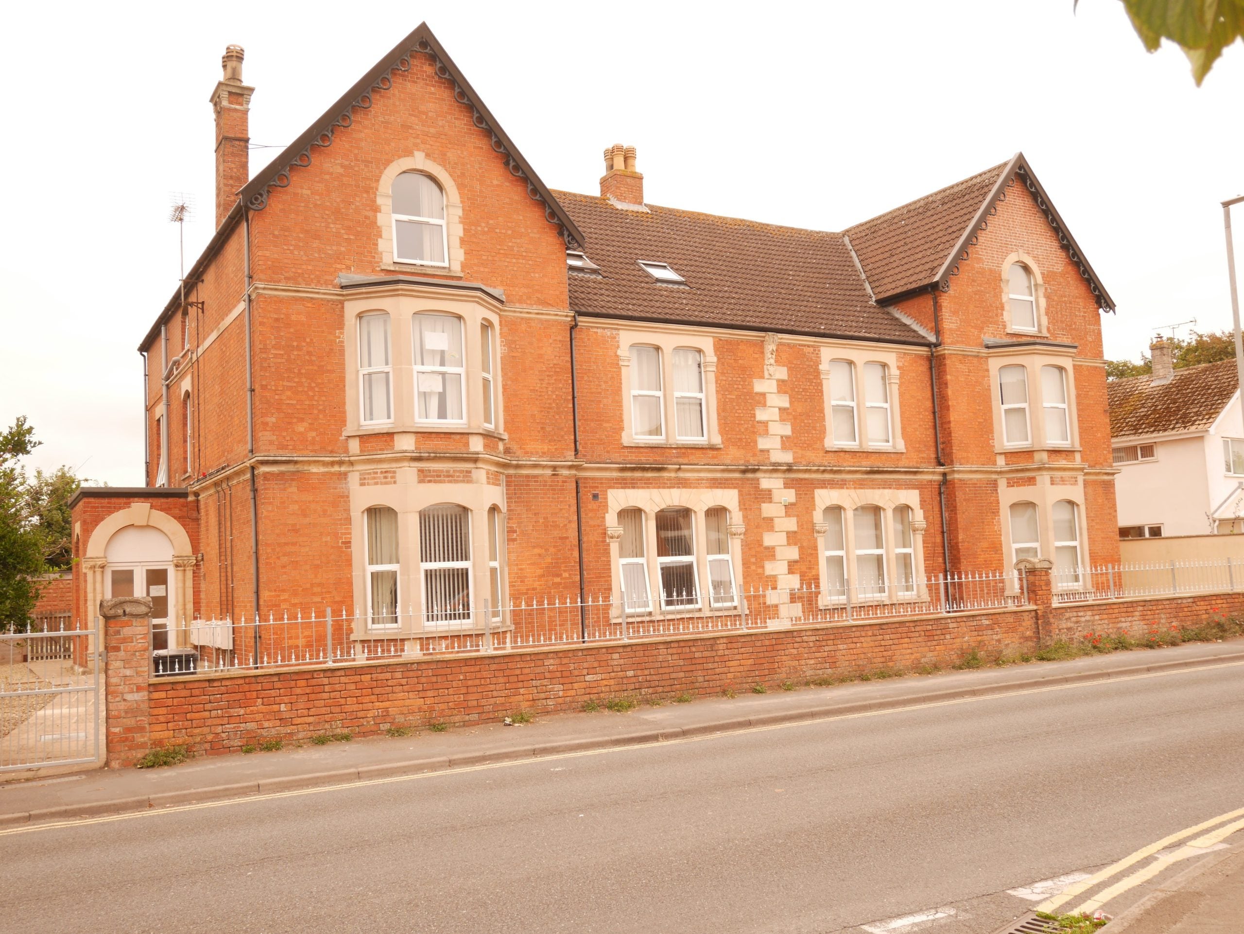 Flat Berrow Road in Burnham-on-Sea
