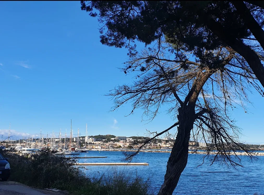 Chambre Ancienne Route de Marseille à Martigues