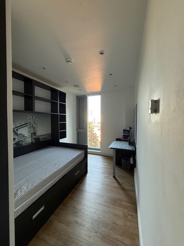 Room Camley Street in Greater London