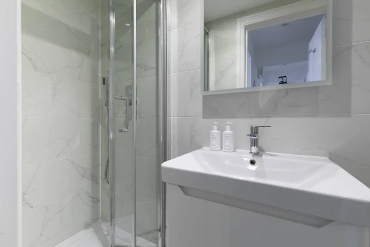 Flat Nassau Street in City of Westminster