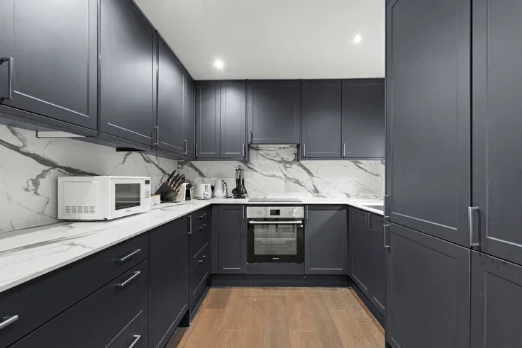 Flat Nassau Street in City of Westminster