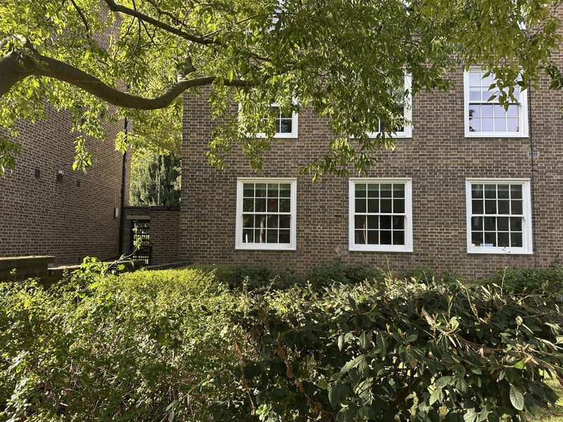 Room Carlton Hill in City of Westminster