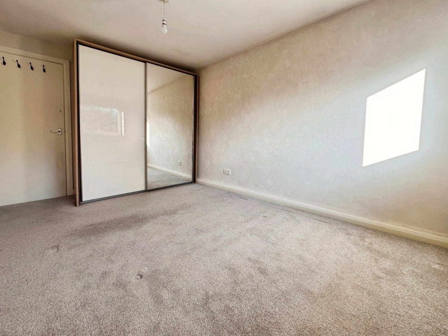 Flat Stanhope Drive in Leeds