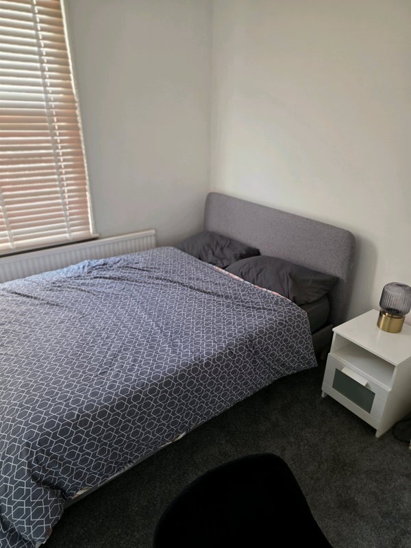 Room Moffat Road in Greater London