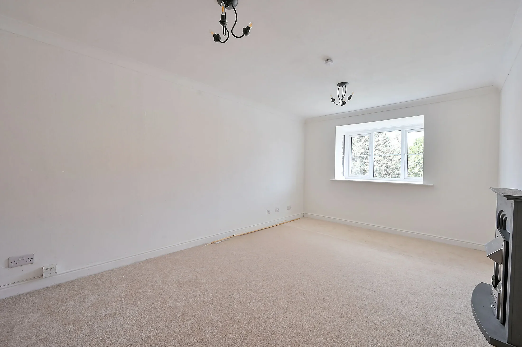 Flat Donald Woods Gardens in Greater London