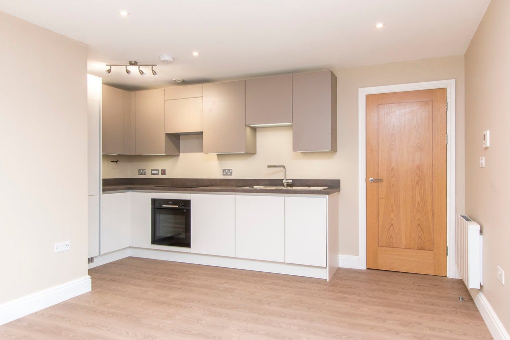 Flat Cabot Mews in Bristol