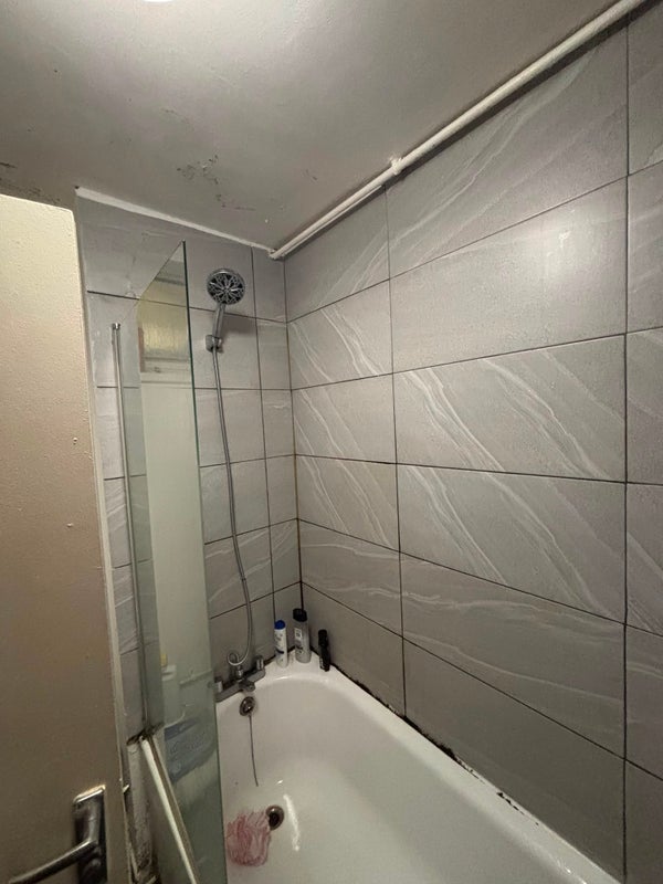Room Woking Close in Greater London