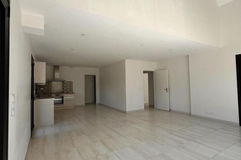 House R 200 in Theix-Noyalo