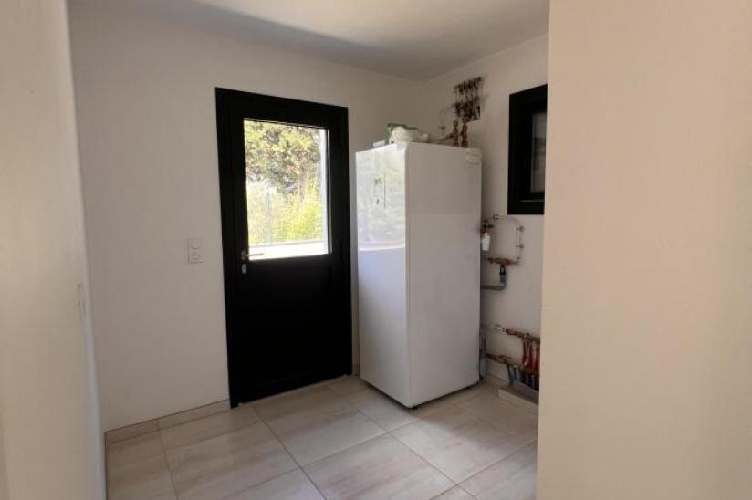 House R 200 in Theix-Noyalo