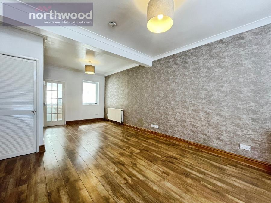 Flat Maybank Road in Birkenhead