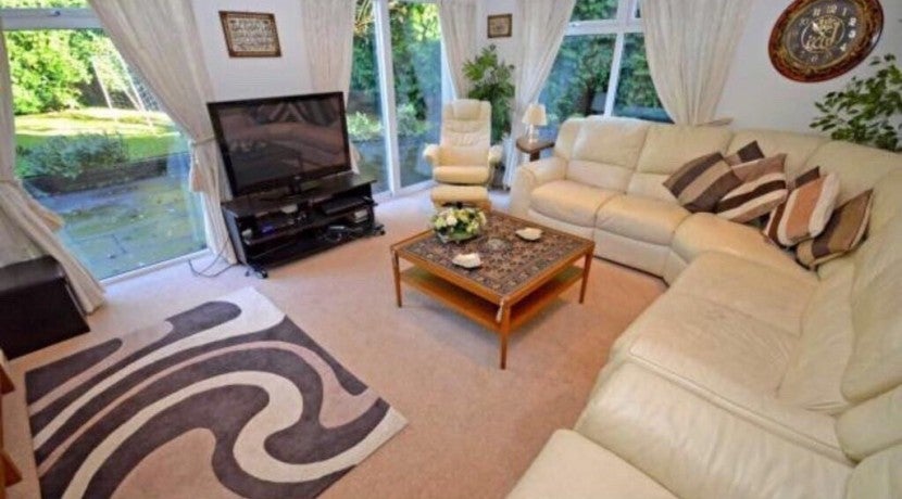 House Milverton Drive in Cheadle Hulme