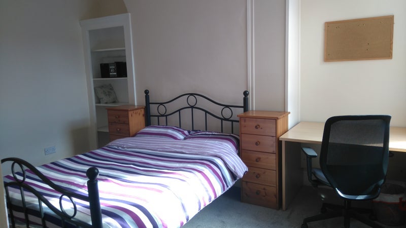 Room Elstree Road in Liverpool